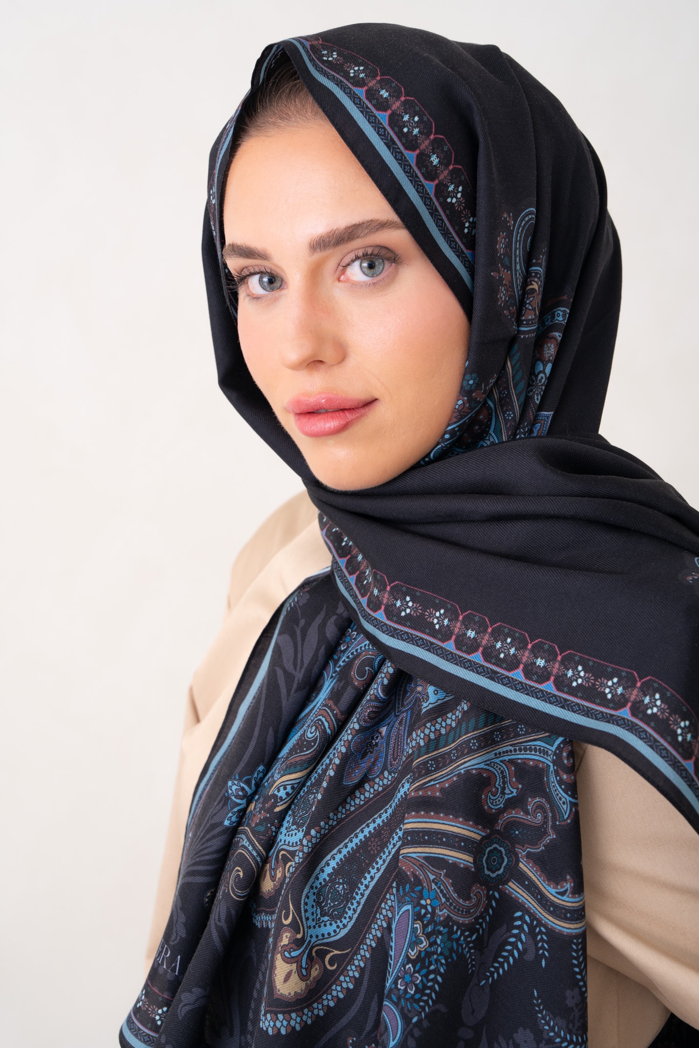Black/Blue Mystic